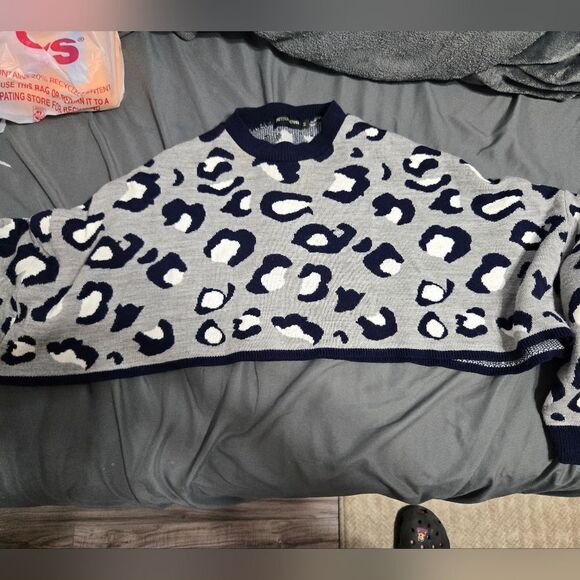 Pretty Little Thing Cheetah Print Cropped Oversized Sweater Navy/gray - Picture 5 of 8